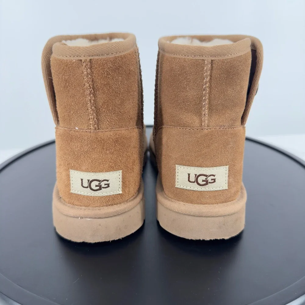 UGG Kids Classic Mini II Chestnut Suede Ankle Boots 1118890K Size 4Y Women 6